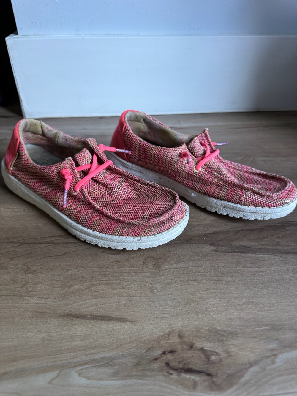 Hey Dude Wendy Sox Shoes • Women’s 6 • Pink Glow Cream • slip on sneakers